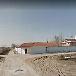 Galeria In The Garden Къща за гости 4*