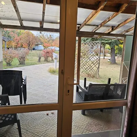 Къща за гости Galeria In The Garden