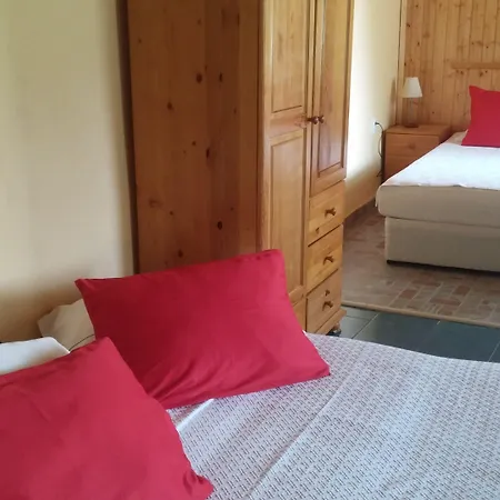 Къща за гости Galeria In The Garden