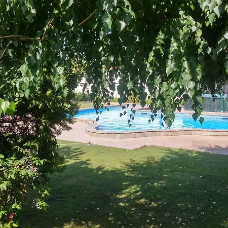 Къща за гости Galeria In The Garden