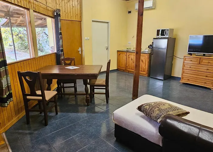 Galeria In The Garden