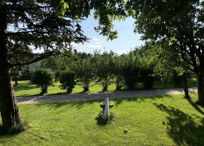 Galeria In The Garden 招待所 4*