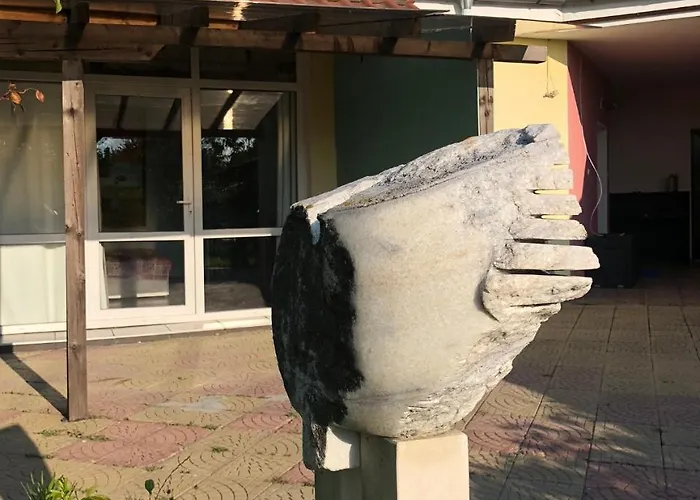 Galeria In The Garden